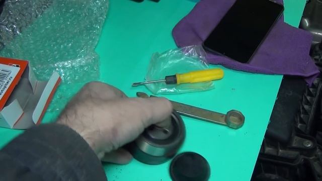 LADA GRANTA FL Регулировка натяжки ремня генератора Замена ролика на регулируемый смотреть онлайн