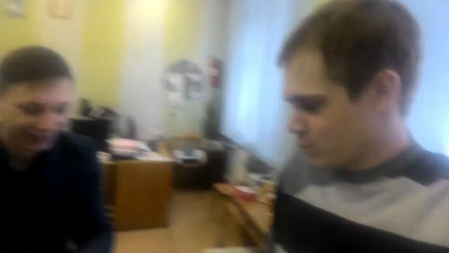 Геннадий чуть не лишился пальцев. Богдан зарядил пистон. Классный пранк. Cool prank. 11+ danger смотреть онлайн