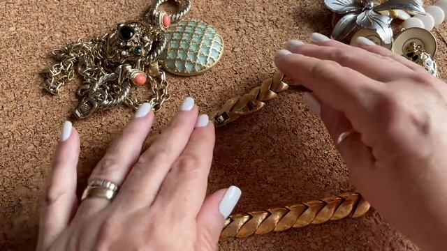 ПОВЕЗЛО в СЕКОНДЕ! Обзор находок, бижутерия, винтаж / Ищу клад в секонде смотреть онлайн