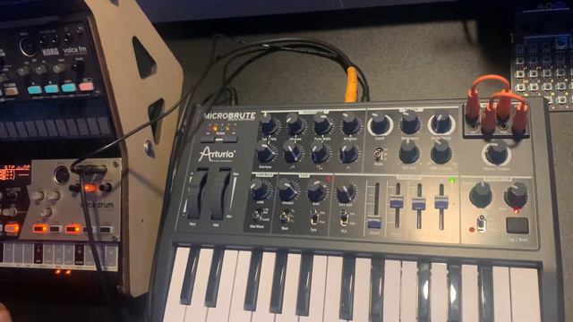 Arturia Microbrute + Korg Volca Drum Techno Jam #1 смотреть онлайн