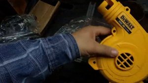 Обзор Dewalt DCV100.