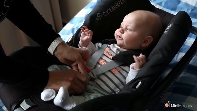Maxi Cosi gebruiksaanwijzing - Zo ga ik met mijn baby naar buiten смотреть онлайн