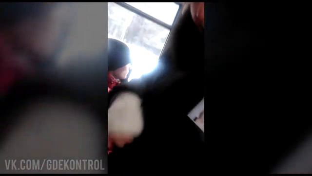 требовать удостоверение у контролеров