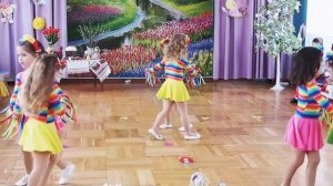 Танец   " Радуга". Младшая группа детсада № 160 г. Одесса 2021