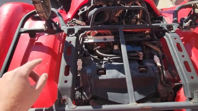 2007-2011 Yamaha Grizzly 700 Battery Access/Replacement смотреть онлайн