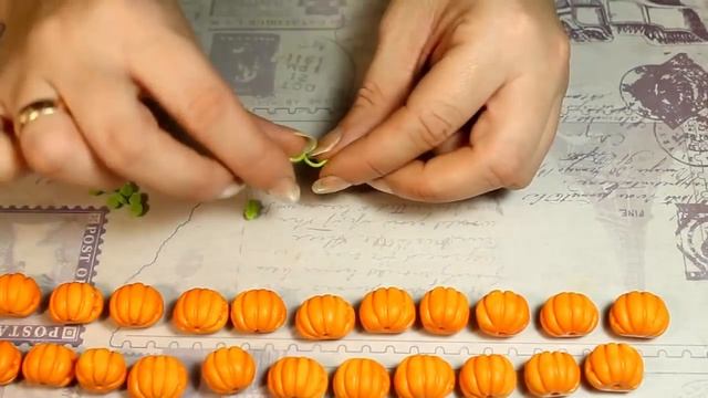 Бусины Тыквы к Хеллоуину из полимерной глины / Видео мастер класс по лепке из пластики смотреть онлайн