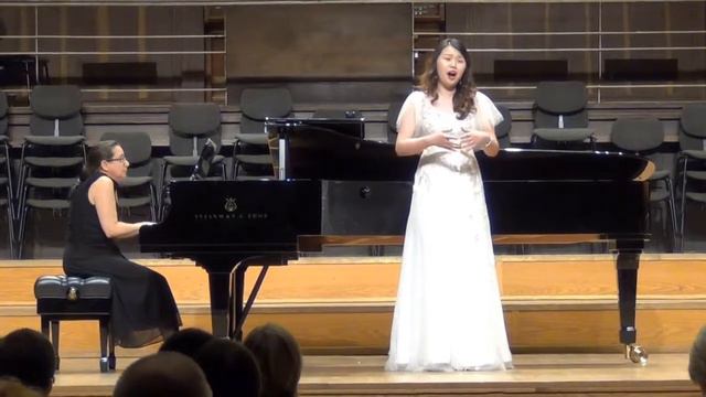 Soprano Ye Eun Choi 소프라노 최예은 - "Im Zimmer" by Alban Berg смотреть онлайн