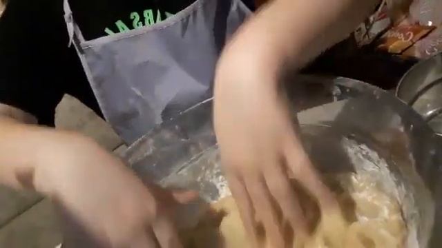 Печем рождественское печенье с Машей и Снеговичком) смотреть онлайн