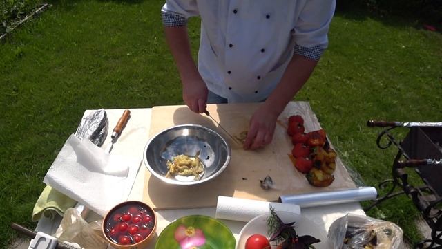 Диетические шашлычки из куриной грудки на шпашках с помидорами болгарским перцем.Салат аджапсанда смотреть онлайн