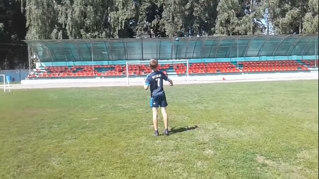 Crossbar challenge попал с 30 метров по перекладине!!! смотреть онлайн
