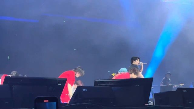 스트레이키즈 - Super Bowl | Lollapalooza Paris смотреть онлайн