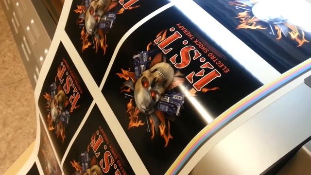 Полноцветная печать на термопленке. Наклейки на одежду. plotterprint.ru смотреть онлайн