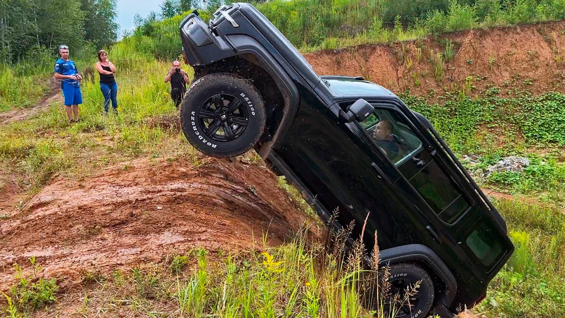 ВСЕ в ШОКЕ от НАДЕЖНОСТИ TANK 300! УАЗ, JEEP, ТАНК 300 идут на взлёт смотреть онлайн