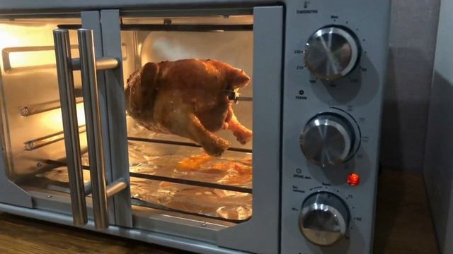 Мини-печь HYUNDAI MIO-HY052 Курица смотреть онлайн