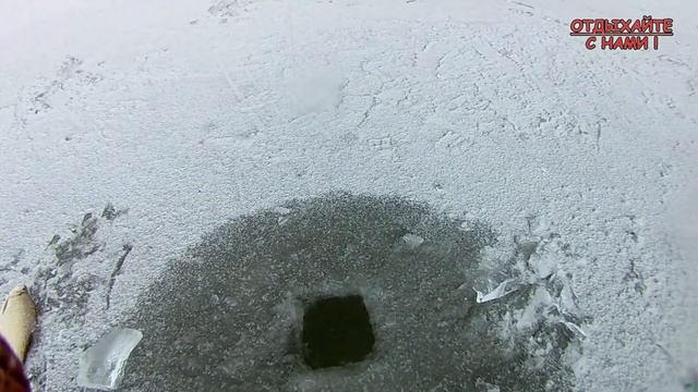 РЫБАЛКА В АСТРАХАНИ. Зимняя рыбалка. СЕЗОН 2022. Ловля густеры на реке Кривой Бузан. Вторая часть. смотреть онлайн