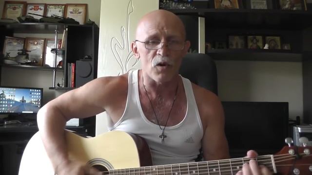 Валерий Крючков (автор и исполнитель) - Не вышел ростом и лицом смотреть онлайн