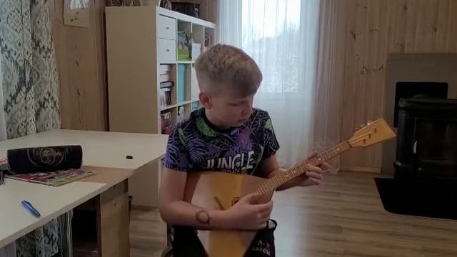 Русская народная песня ехал на ярмарку ухарь купец. На балалайке. смотреть онлайн