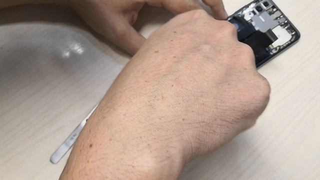 ЗАМЕНА АККУМУЛЯТОРА Huawei P20, Как Поменять АКБ на Huawei P20 EML L29 смотреть онлайн