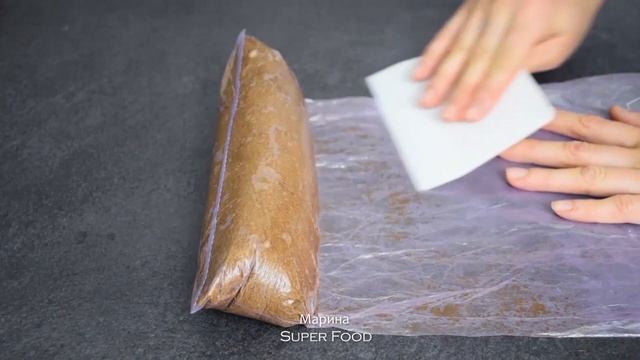 МИНИМУМ ПРОДУКТОВ и ВРЕМЕНИ! НЕВЕРОЯТНАЯ ВКУСНЯШКА за 15 минут: Шоколадная колбаска "Твикс" смотреть онлайн