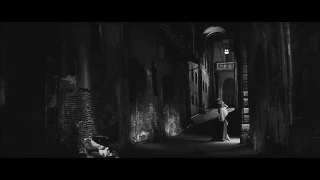 КИНО "СЛАДКАЯ ЖИЗНЬ" - УПАДОК ИТАЛЬЯНСКОГО ОБЩЕСТВА смотреть онлайн