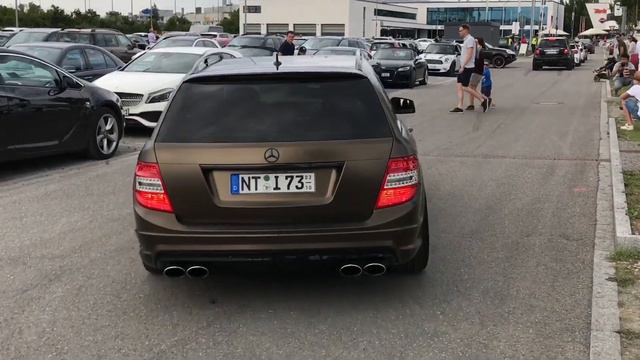 Mercedes AMG meets Motorworld Stuttgart 2017 - BURNOUTS REVS and ACCELERATIONS ! смотреть онлайн