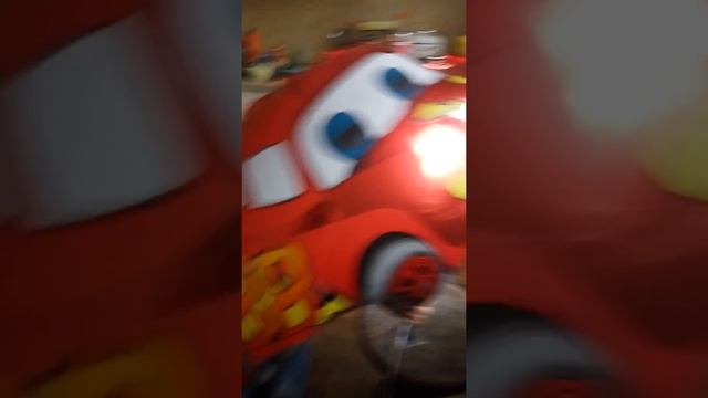 Инопланетяне здесь!Спасайся кто может! смотреть онлайн