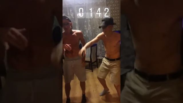 СКРИПТОНИТ. ЦЕПИ НА ШЕЕ И ПОЦЕЛУИ. ТАНЦЫ. смотреть онлайн