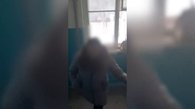 В Чувашии пассажирка отказалась платить за поездку и оскорбляла таксиста смотреть онлайн