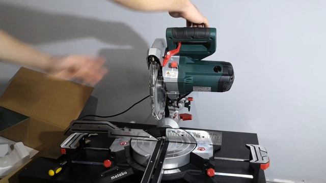 Лучшая Торцовочная пила METABO KGS 254 M Торцовка Метабо КГС 254 М смотреть онлайн