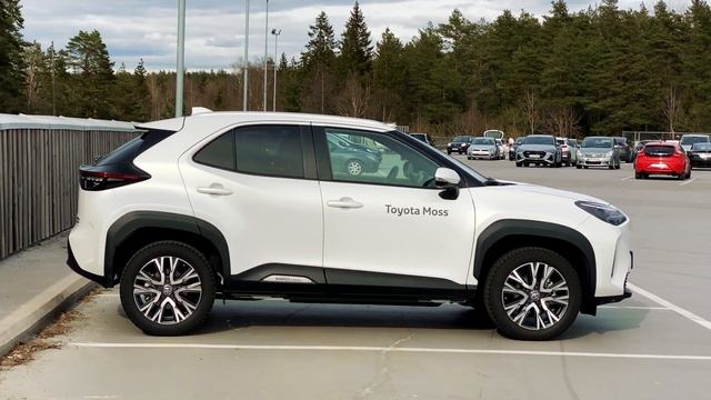 Unveiling the Toyota Yaris Cross AWD Hybrid: Exterior Elegance, and In-Depth Specifications! смотреть онлайн