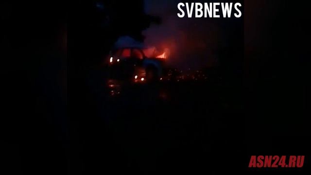 В Свободном ночью загорелись две машины смотреть онлайн