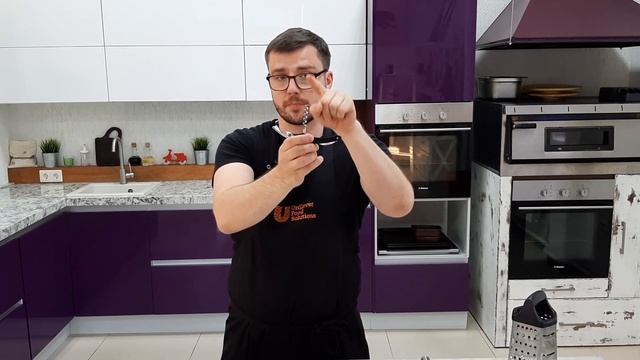 НЕОБХОДИМЫЙ КУХОННЫЙ ИНВЕНТАРЬ / обзор посуды и инвентаря для домашней кухни / ножи, доски, кастрюл смотреть онлайн