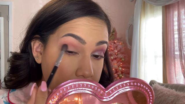 TooFaced Holiday Christmas Cookie Makeup Tutorial/morning skincare routine смотреть онлайн