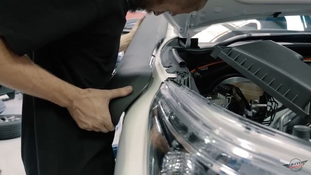 ATTACK OF THE HILUXES // TRD Lifted Toyota Hilux Aftermarket Rival Bar, Wheels, Tyres & More смотреть онлайн