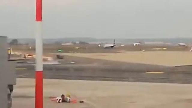 ROME AIRPORT (FIUMICINO) 2019 - AIRPLANES смотреть онлайн