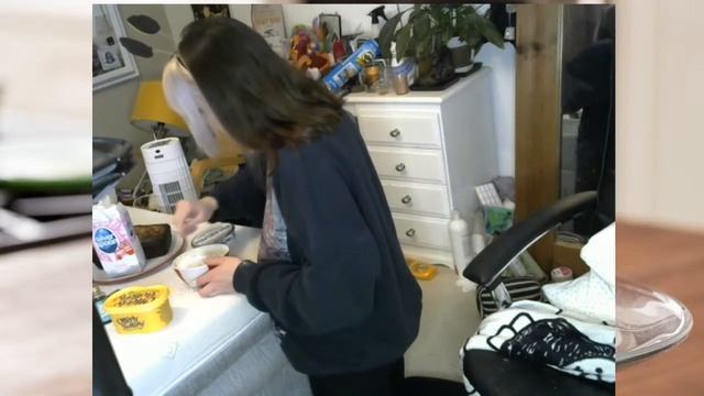 Decorating the carrot cake - ACNH смотреть онлайн