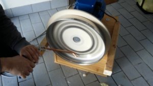 Тест нагрева медной трубки при помощи магнитов