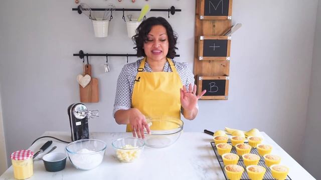 How to Make DELICIOUS LEMON CUPCAKES with My Lemon Curd Filling смотреть онлайн