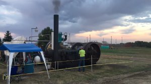 Запуск огромного двигателя, работающего на сырой нефти. Нефтяной двигатель 1933 года