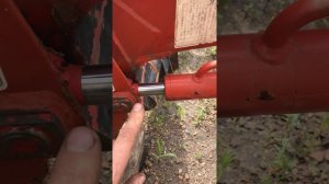 Замена манжеты гидроцилиндра погрузчика японского трактора .