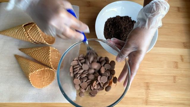 CHEESE CAKE STUFFED Waffle Cones 2020 | Oreo And Strawberry