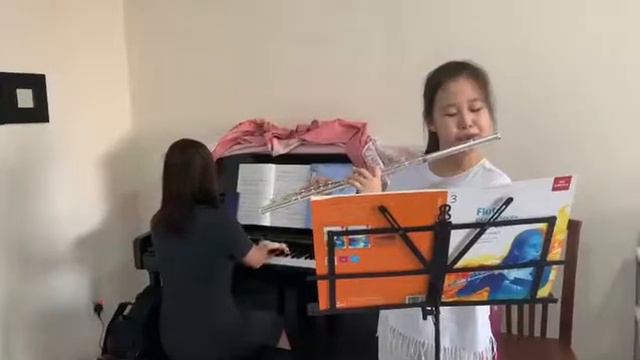 ABRSM Grade 3 exam pieces, A1: JS Bach, Menuet (6th movt from Suite in B minor, BWV 1067) смотреть онлайн