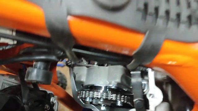 RegulMoto Crosstrec 300. Регулировка зазоров клапанов 174NM-5 NB300 смотреть онлайн