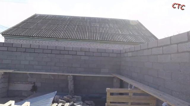 Огромный гараж из керамзитного блока с двумя воротами для двух автомобилей (апрель 2019) смотреть онлайн