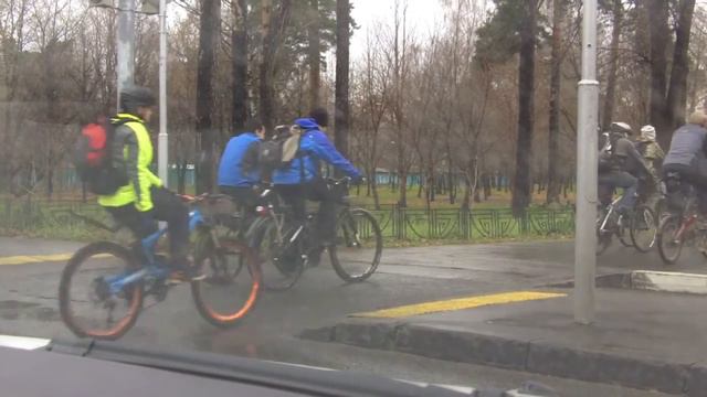 Осенний велопробег в СВАО: сопровождение ДПС. смотреть онлайн