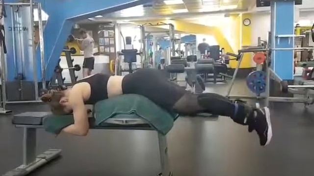 Качаем ягодицы и бицепс бедра на BOSU смотреть онлайн