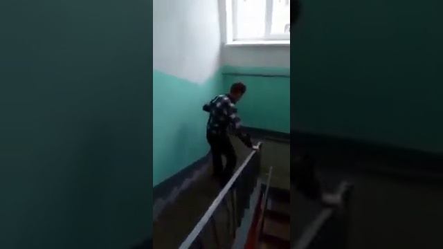ПОСЛЕ МАЙСКИХ ПРАЗДНИКОВ. ХОТЯ У НЕГО ПРАЗДНИК КАЖДЫЙ ДЕНЬ смотреть онлайн