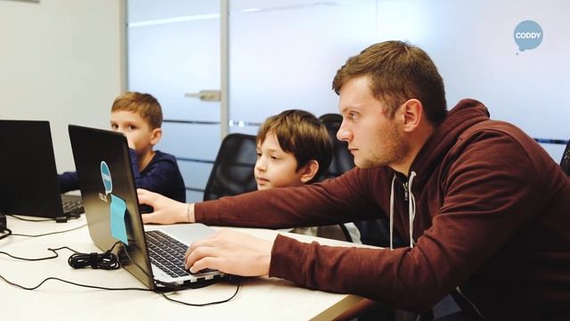 Создание игр в Roblox Studio в школе программирования для детей CODDY смотреть онлайн