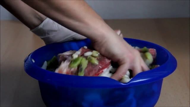Свиные ребрышки в маринаде — отличное блюдо к праздничному столу! / Пальчики оближешь смотреть онлайн