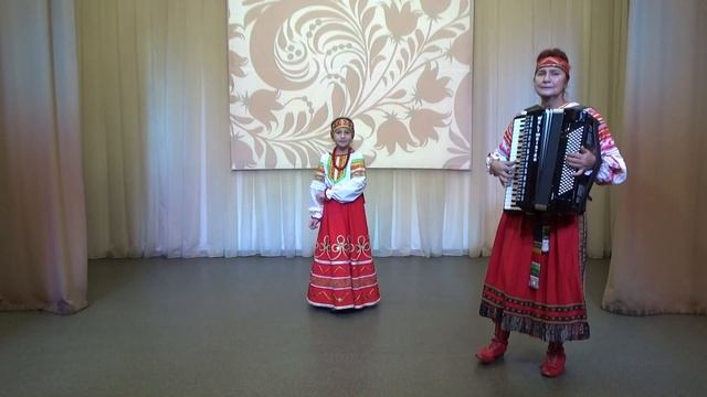 Русская народная песня "Виноград расцветает" Башмакова Виктория смотреть онлайн